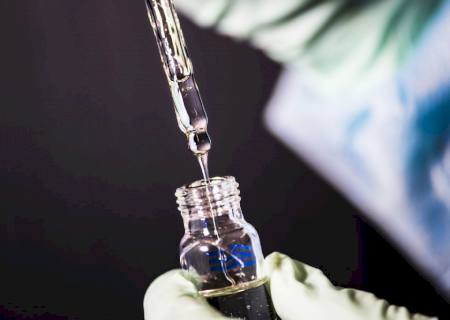 Britânicos que produzem vacina farão testes com 10 mil pessoas