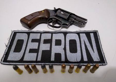 Homem é preso pela Defron com revólver municiado em Itaquiraí