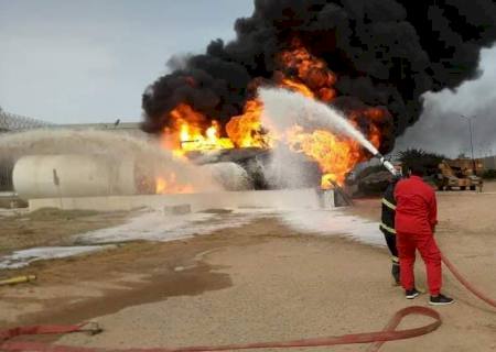 Bombardeio em aeroporto mata 6 e destrói jatos de passageiros na Líbia