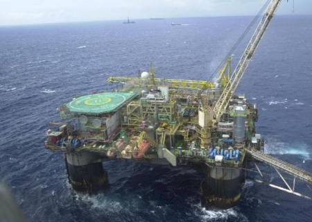Mesmo com crise, Petrobras bate recorde e exporta 1 milhão de barris