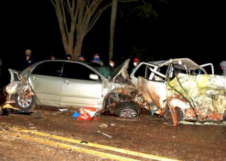 Grave acidente mata duas pessoas e deixa outra gravemente ferida na BR-376