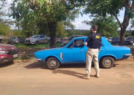 Polícia Rodoviária Federal recupera Corcel ano 1976 em Água Clara
