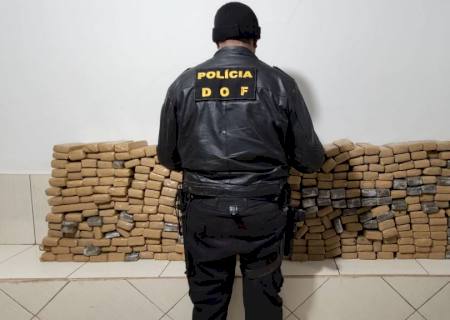 Após perseguição policial, DOF apreende Saveiro carregada com maconha em Eldorado