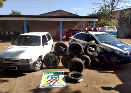 Carro de Bataguassu é apreendido em Eldorado carregado com pneus contrabandeados