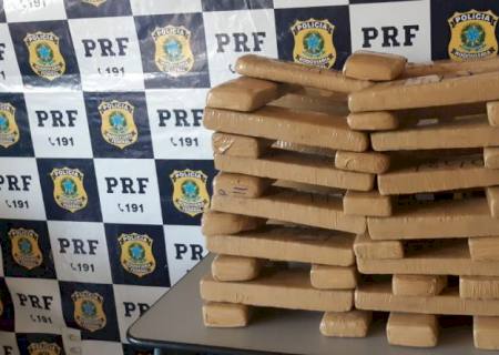 Mulheres pedindo carona são presas com malas recheadas de maconha na BR-262
