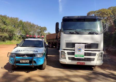 PMA de Amambai apreende carreta carregada com cigarros que seguia para Batayporã