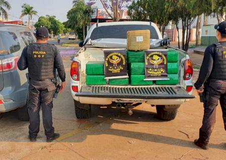 Caminhonete furtada em MG foi recuperada pelo DOF carregada com mais de 200 kg de maconha