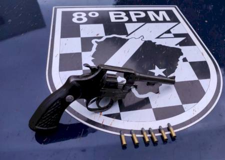 Força Tática prende homem com revólver na cinta na MS-141