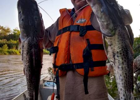 Após se exibir nas redes sociais, pescador é autuado por pesca predatória