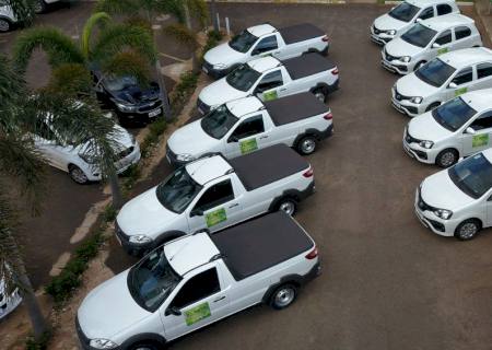 Governo entrega veículos para potencializar produção de erva-mate na faixa de fronteira
