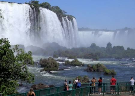 O Parque Nacional do Iguaçu abrirá uma hora mais tarde no próximo domingo