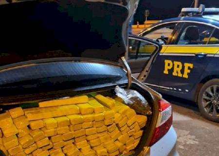PRF apreende cargas de maconha e skunk em Rio Brilhante