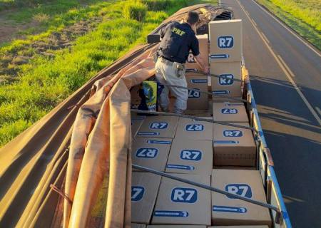 PRF apreende carreta carregada com cigarros contrabandeados em Eldorado