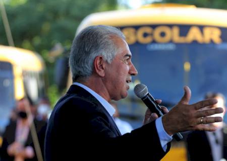 Em parceria com o MEC, governo renova frota e entrega ônibus escolares para 79 cidades