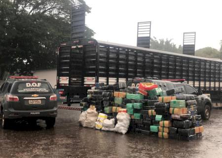 DOF apreende caminhão boiadeiro com quase cinco toneladas de drogas