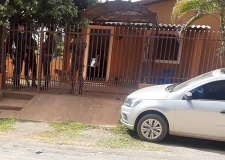 Taxista mata a esposa e depois atira em si mesmo em Bela Vista