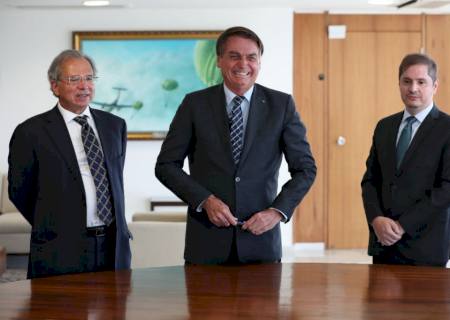 Bolsonaro relança programa de redução de salários e jornada