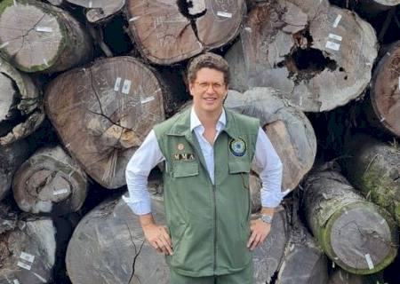 Operação da PF cumpre mandados em endereços de Ricardo Salles