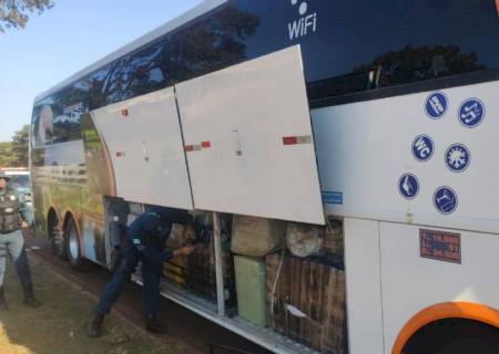 Em Brasilândia, Polícia Militar apreende produtos de contrabando e descaminho em ônibus