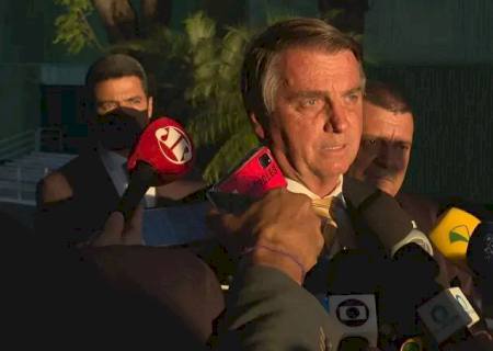 Bolsonaro aponta plano B para voto impresso após rusgas com Barroso