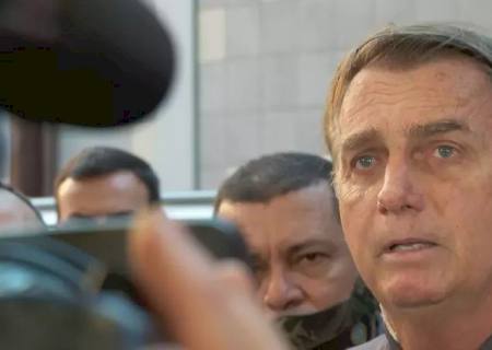 Após receber alta, Bolsonaro deixa hospital em São Paulo