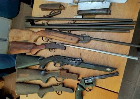 SIG prende três homens, apreende arsenal de armas e entorpecentes em Ribas do Rio Pardo