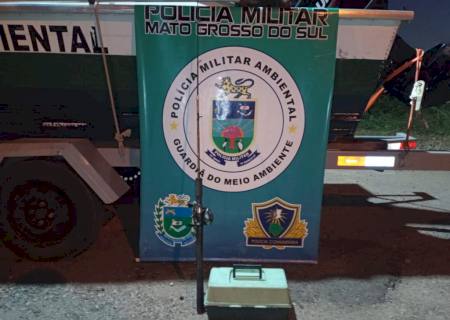 Polícia Ambiental de Miranda fiscaliza 15 embarcações autua catarinense por pesca ilegal