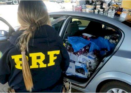 Vídeo: PRF apreende carro lotado com mercadorias oriundas do Paraguai em Aparecida do Taboado
