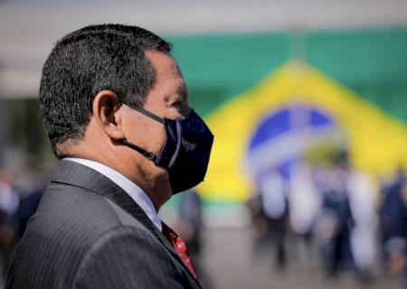 Mourão diz que segue no governo ''até o fim''