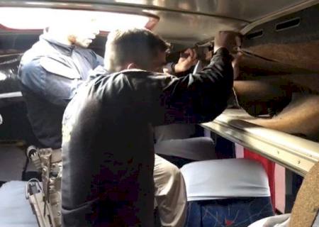 Motoristas e ajudante são presos pela PRF com entorpecentes em ônibus em MS