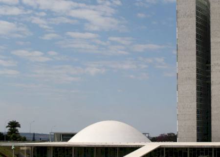 Congresso prorroga prazo de MP que cria o Auxílio Brasil
