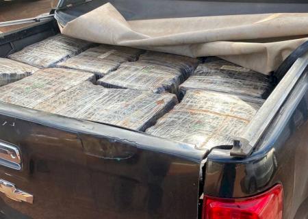 Condutor ignora abordagem, foge e abandona caminhonete em movimento carregada com maconha em Eldorado