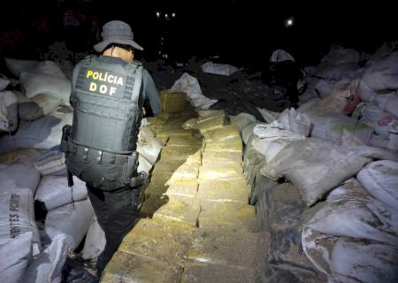 Vídeo: DOF apreende 1,7 tonelada de maconha em Ponta Porã