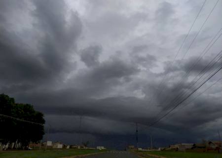 Nova Andradina está em alerta para chuvas intensas