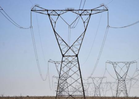 Governo contrata 4,6 GW de potência em leilão de reserva de energia