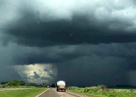 Inmet alerta para tempestades em Nova Andradina e mais 16 cidades de MS nesta quarta