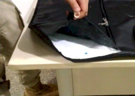 PRF prende boliviana com cocaína diluída em tecidos em Terenos