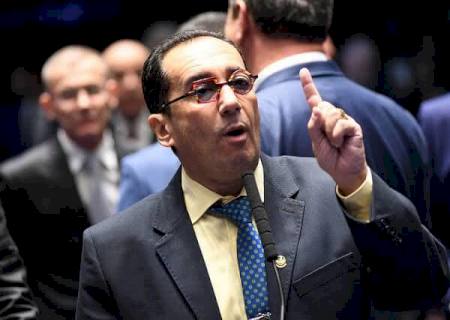 Kajuru é condenado por usar gráfica da Câmara de Goiânia para imprimir material de campanha