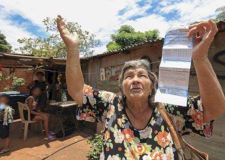 Emoção e gratidão marcam famílias que começaram 2022 com conta de energia zero