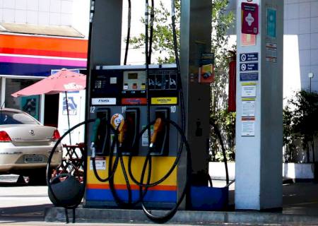 Senado aprova projeto para reduzir preço dos combustíveis