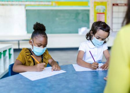 Decreto mantém uso de máscaras nas escolas de Nova Andradina e nos transportes escolares