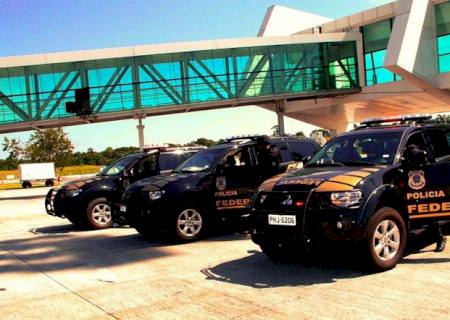 PF prende americanas que tentavam embarcar com cocaína para Viena