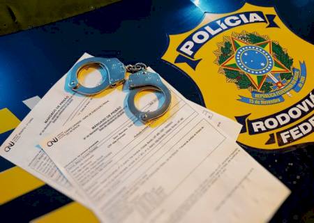 PRF prende em Jaraguari homem com 4 mandados de prisão