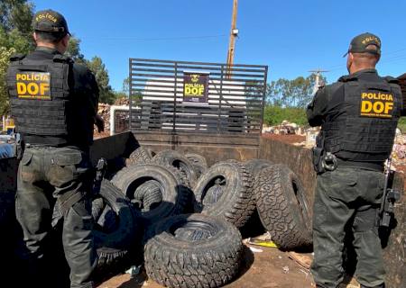 Em meio a carga de reciclável, DOF apreende 130 pneus contrabandeados