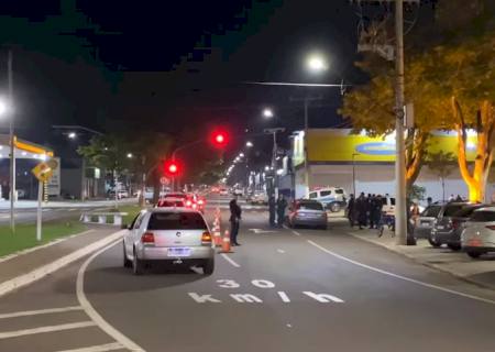 Polícia Militar prende motociclista embriagado durante blitz na Moura Andrade