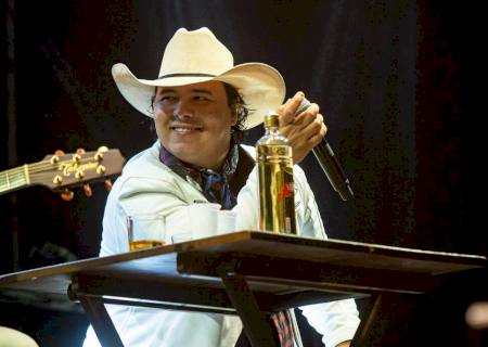Natural de Dourados, cantor sertanejo Aleksandro morre em grave acidente no interior de São Paulo