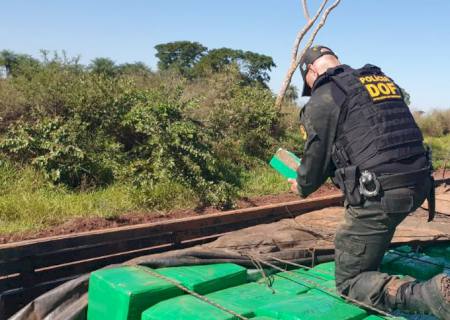 DOF apreende caminhão com quase duas toneladas de maconha na fronteira