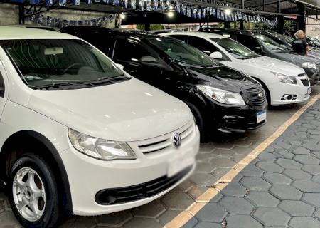 Preço médio de veículos usados tem 1ª queda após 21 meses seguidos de alta