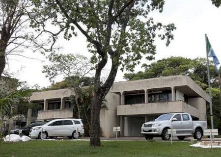 Reinaldo Azambuja ''desloca'' ponto facultativo para 17 de junho