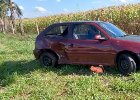 Ao avistar a PMR, traficante colide e abandona carro carregado com drogas em Maracaju